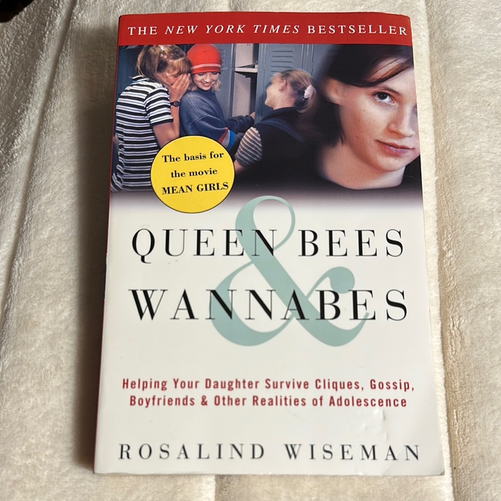 🤩3/$14🤩Parenting of Teens. Queen Bees & Wannabes Book